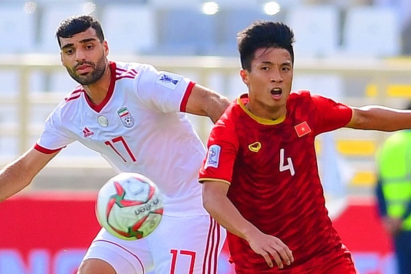 Ngoi sao Iran o Champions League tung doi dau tuyen Viet Nam hinh anh