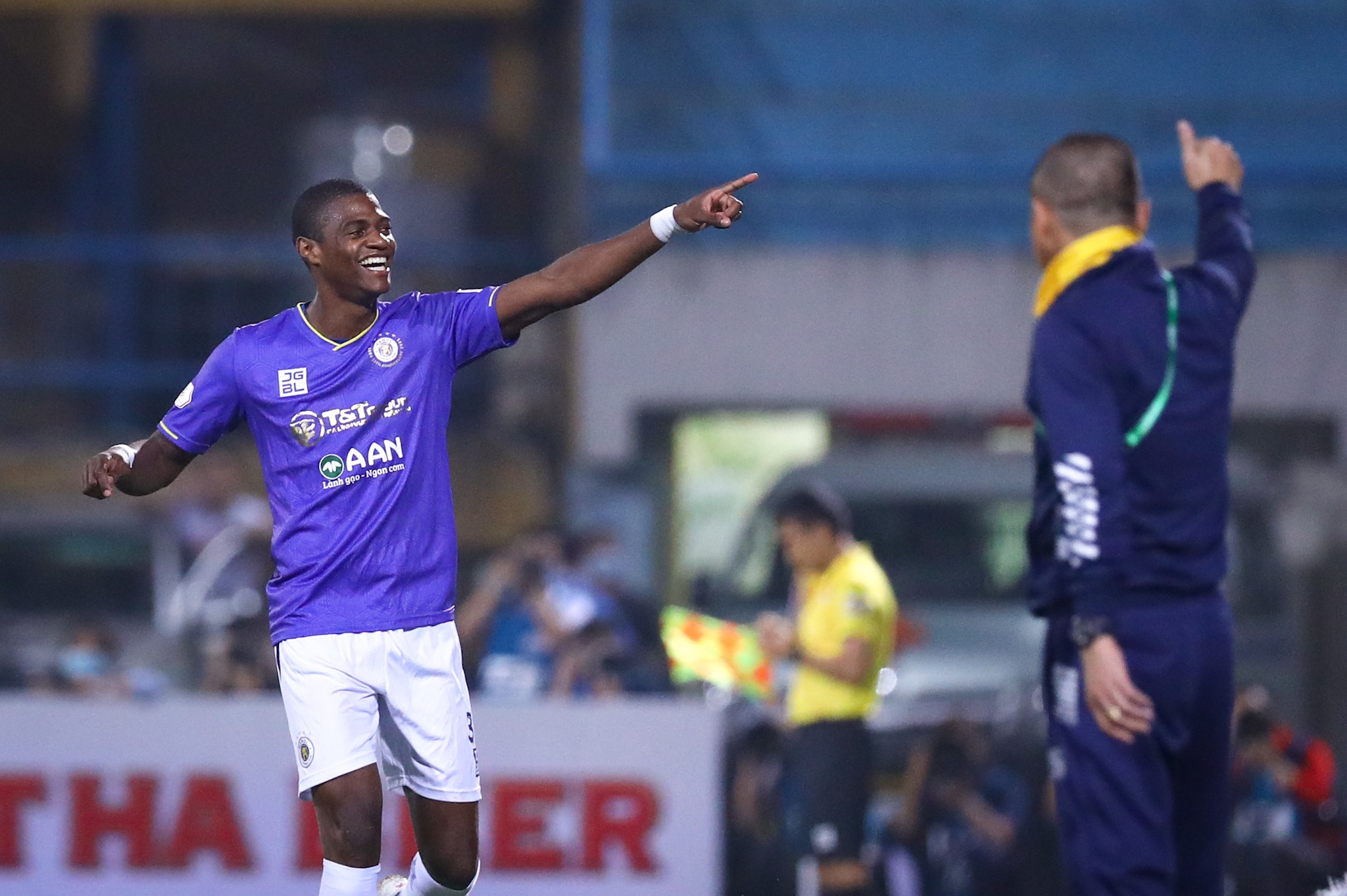 Hoang Vu Samson bau Hien anh 2