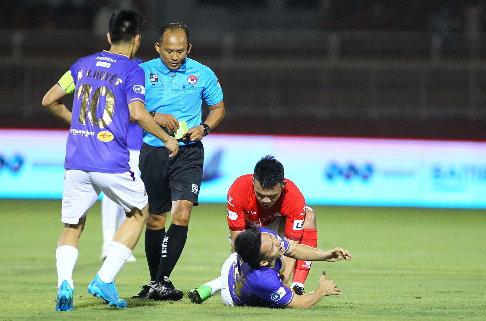 Hung Dung chan thuong anh 1