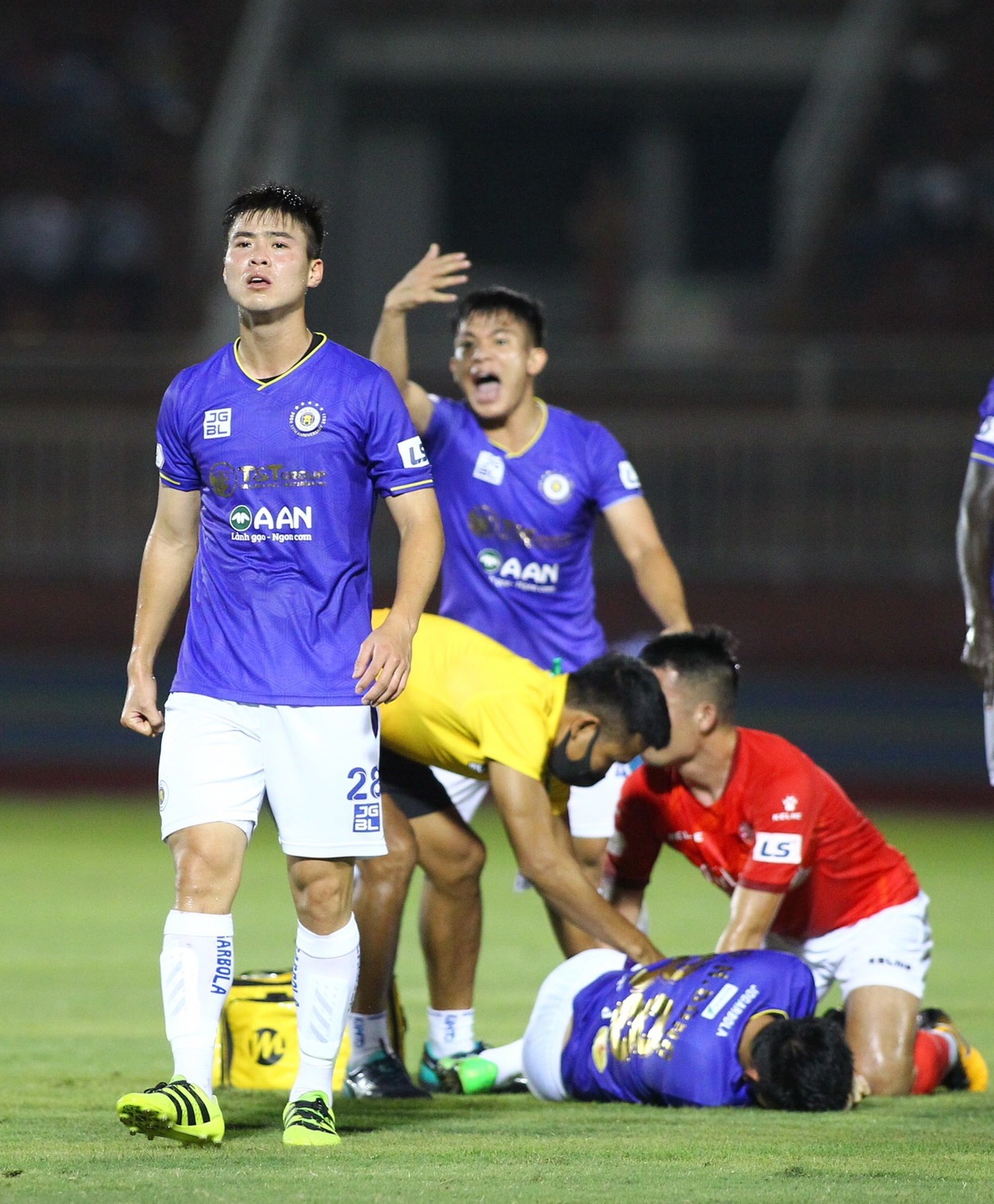 Hung Dung CLB Ha Noi Tuyen Viet Nam anh 3