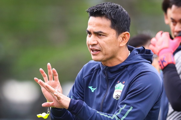 Kiatisuk: 'Dau doi vo dich de biet HAGL la ai' hinh anh