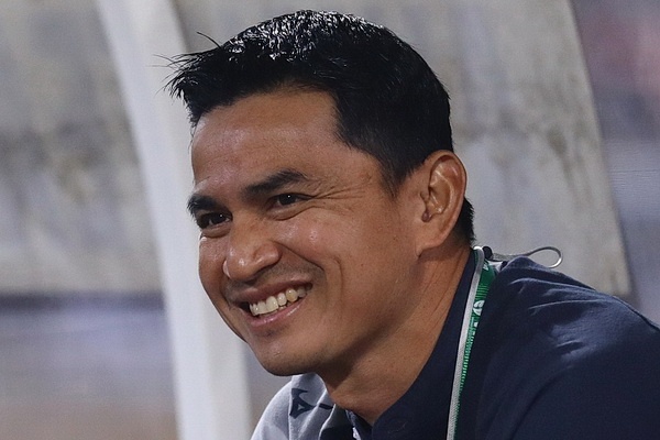 HLV Kiatisuk noi gi sau dai thang truoc duong kim vo dich? hinh anh