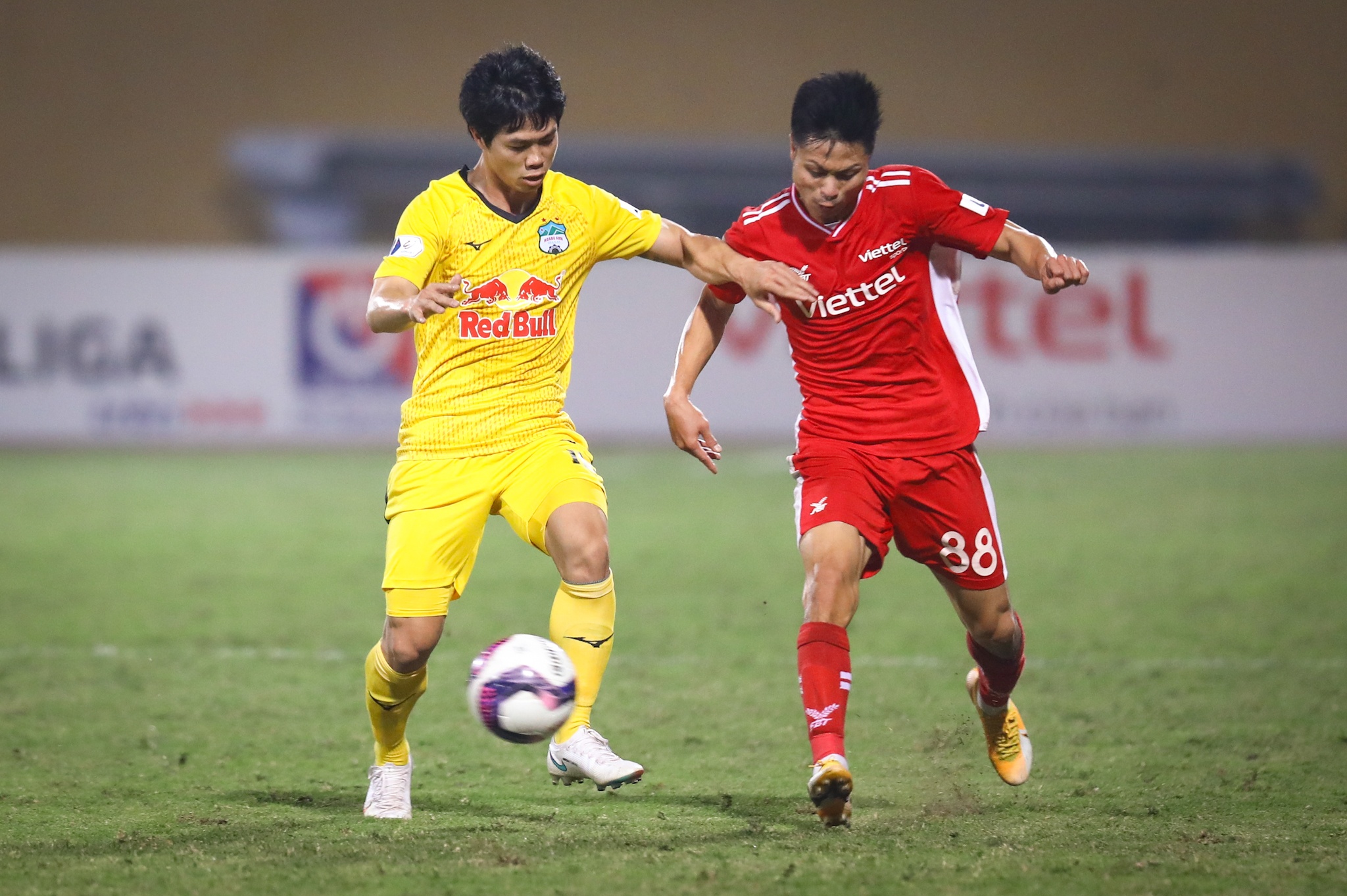 Cong Phuong HAGL anh 3