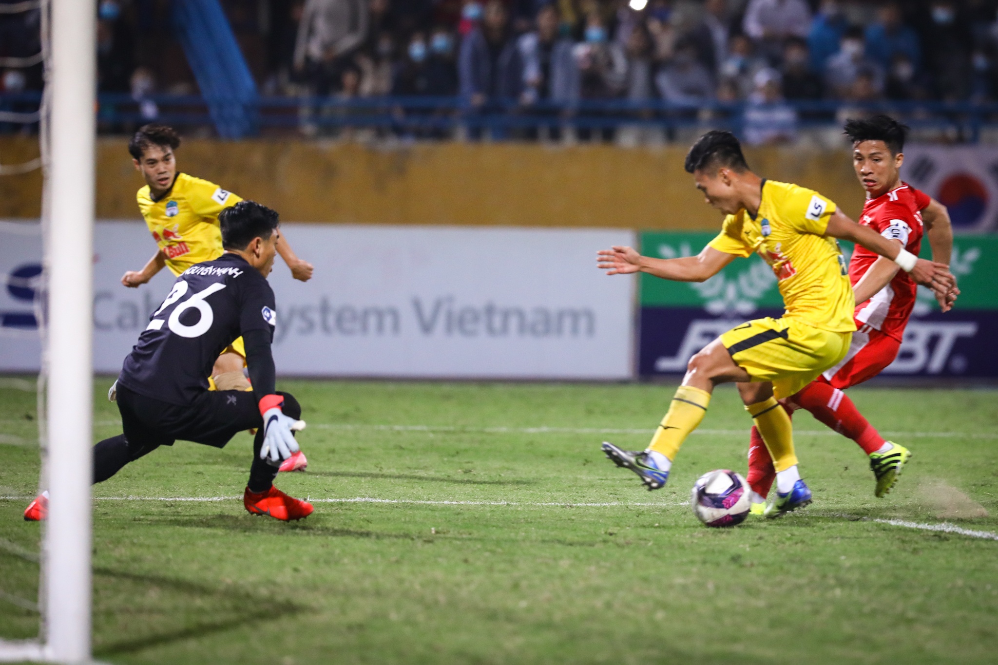 Cong Phuong HAGL anh 6