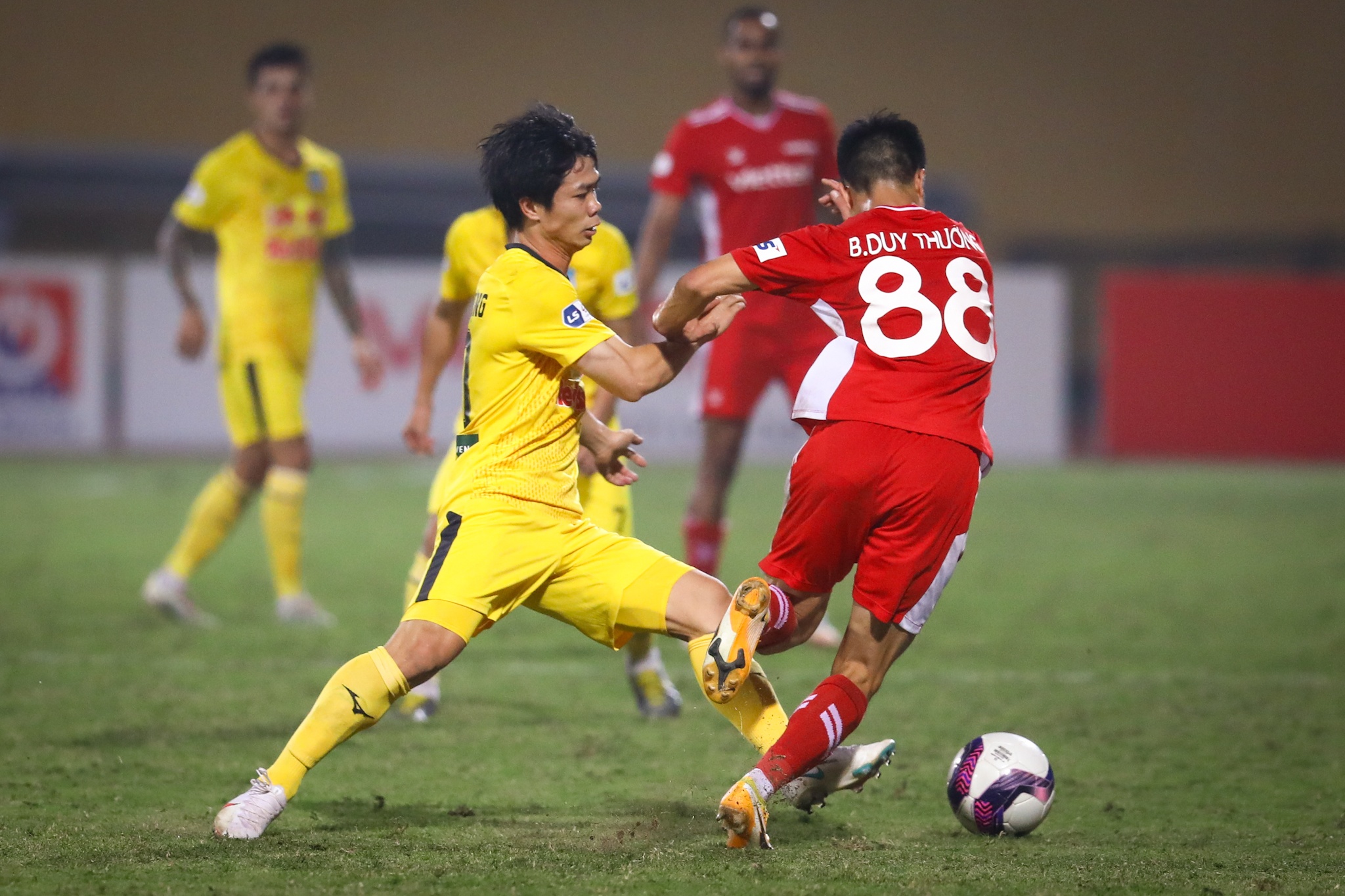 Cong Phuong HAGL anh 7