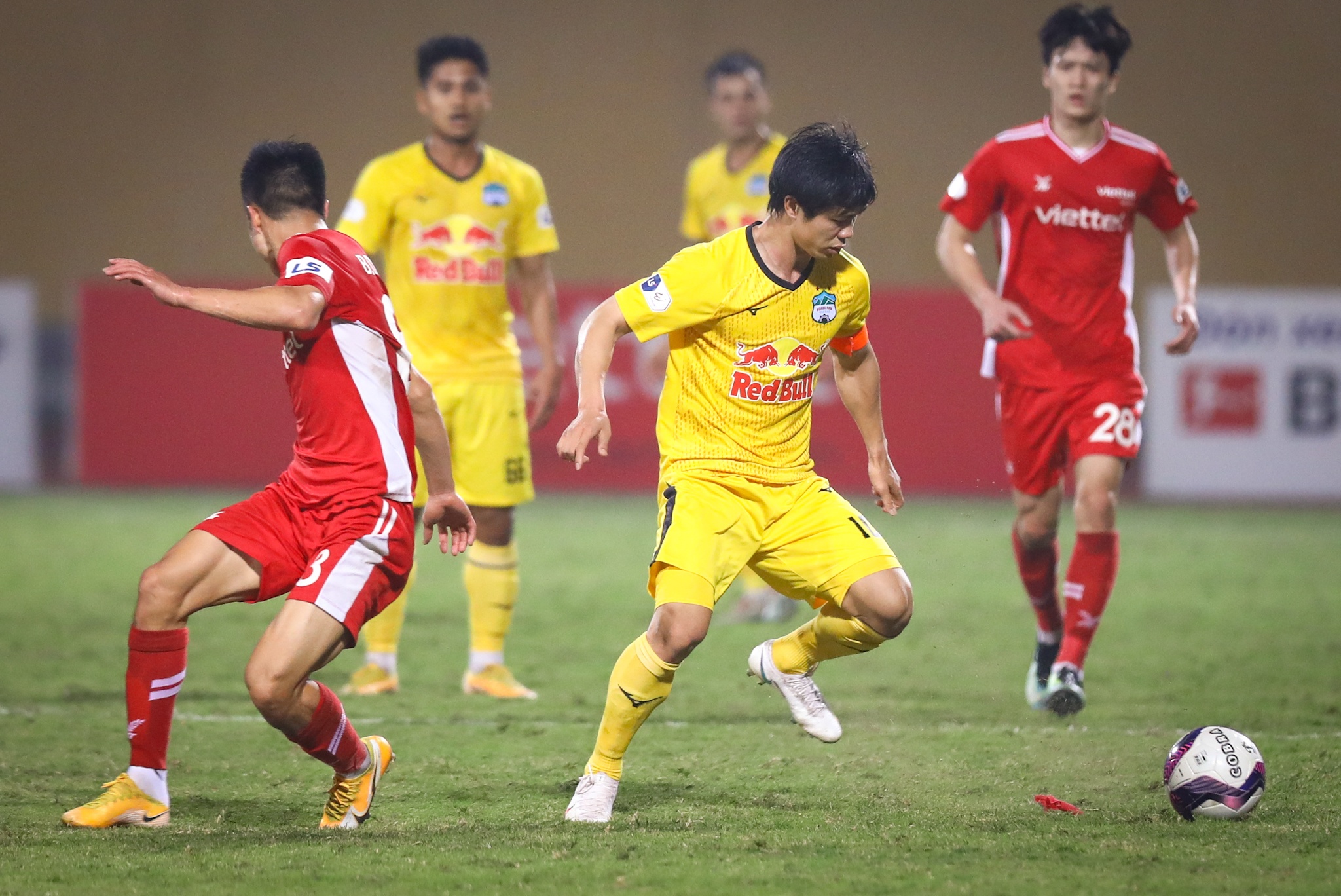 Cong Phuong HAGL anh 9