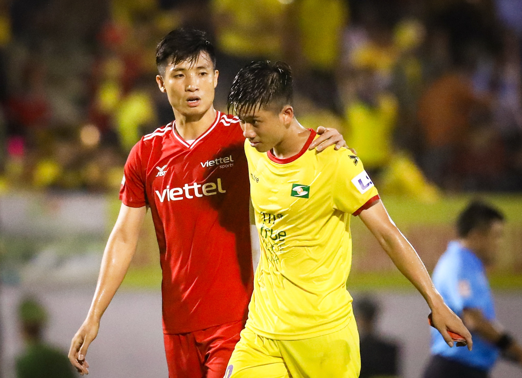 Phan Van Duc Bui Tien Dung anh 10