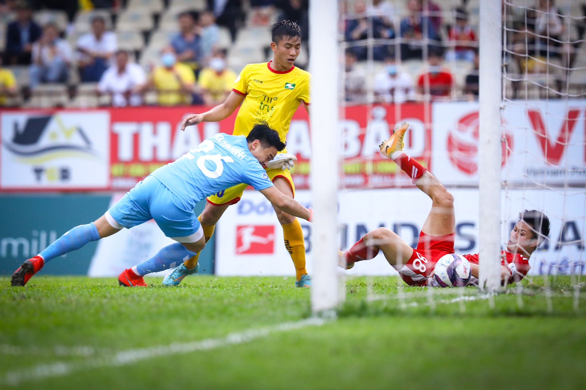 Phan Van Duc Bui Tien Dung anh 3