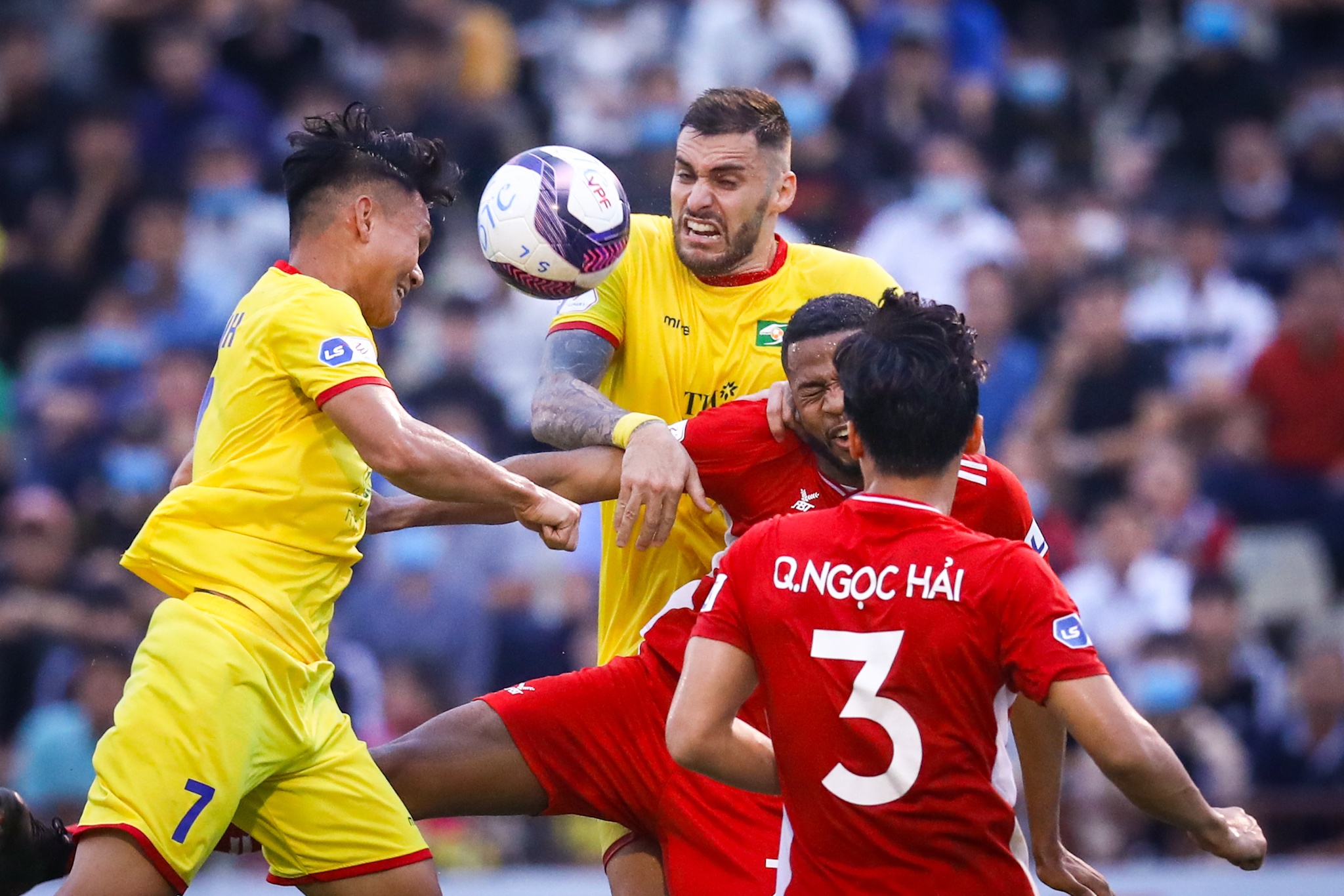 Phan Van Duc Bui Tien Dung anh 9