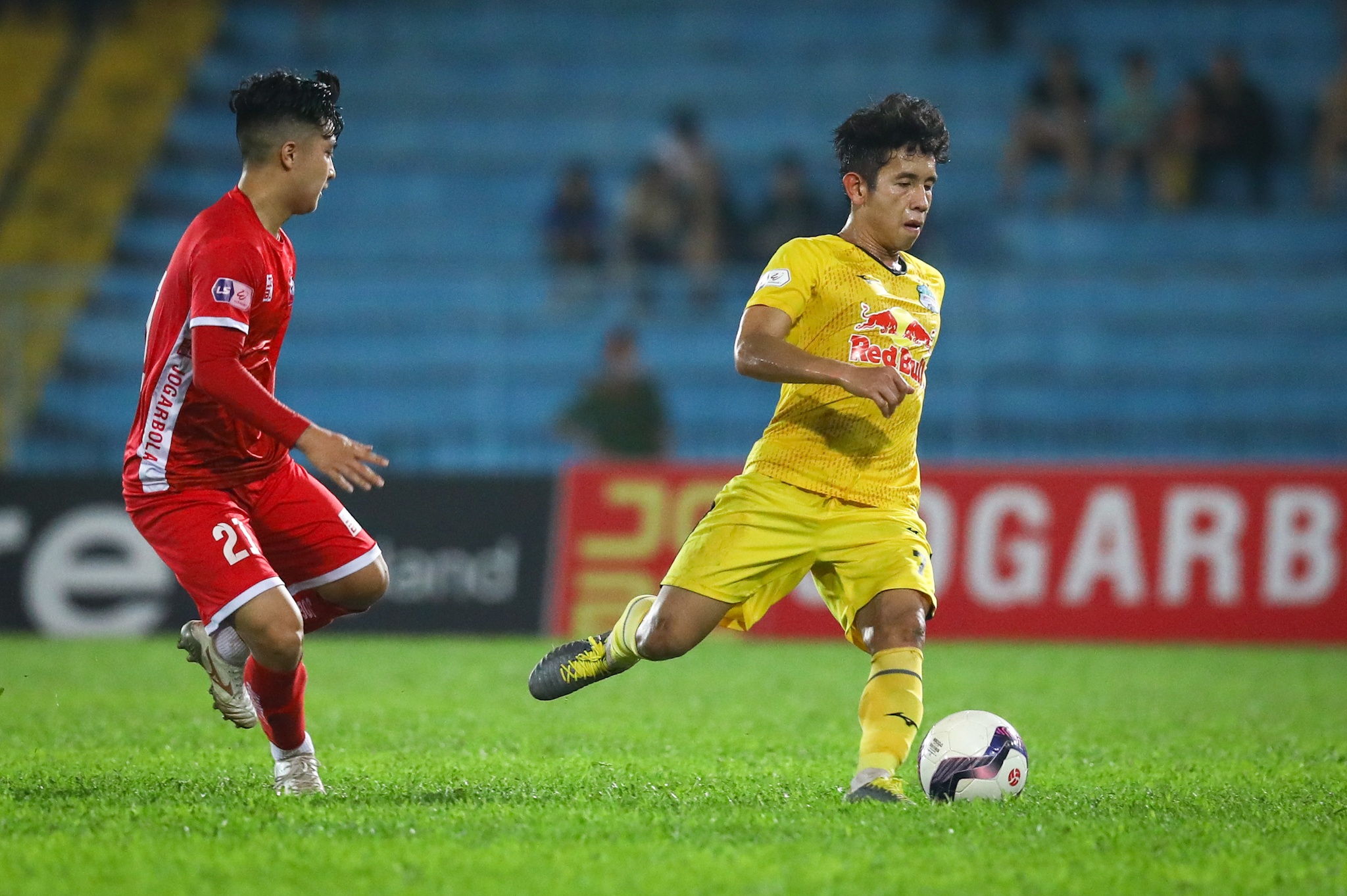 Martin Lo HAGL anh 6