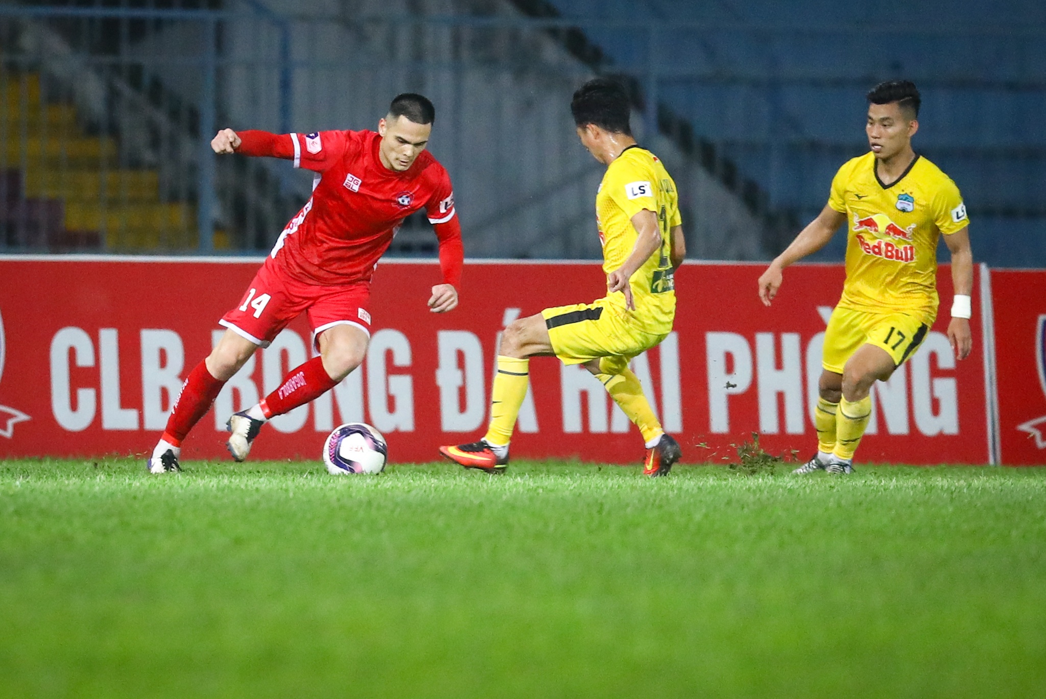 Martin Lo HAGL anh 8