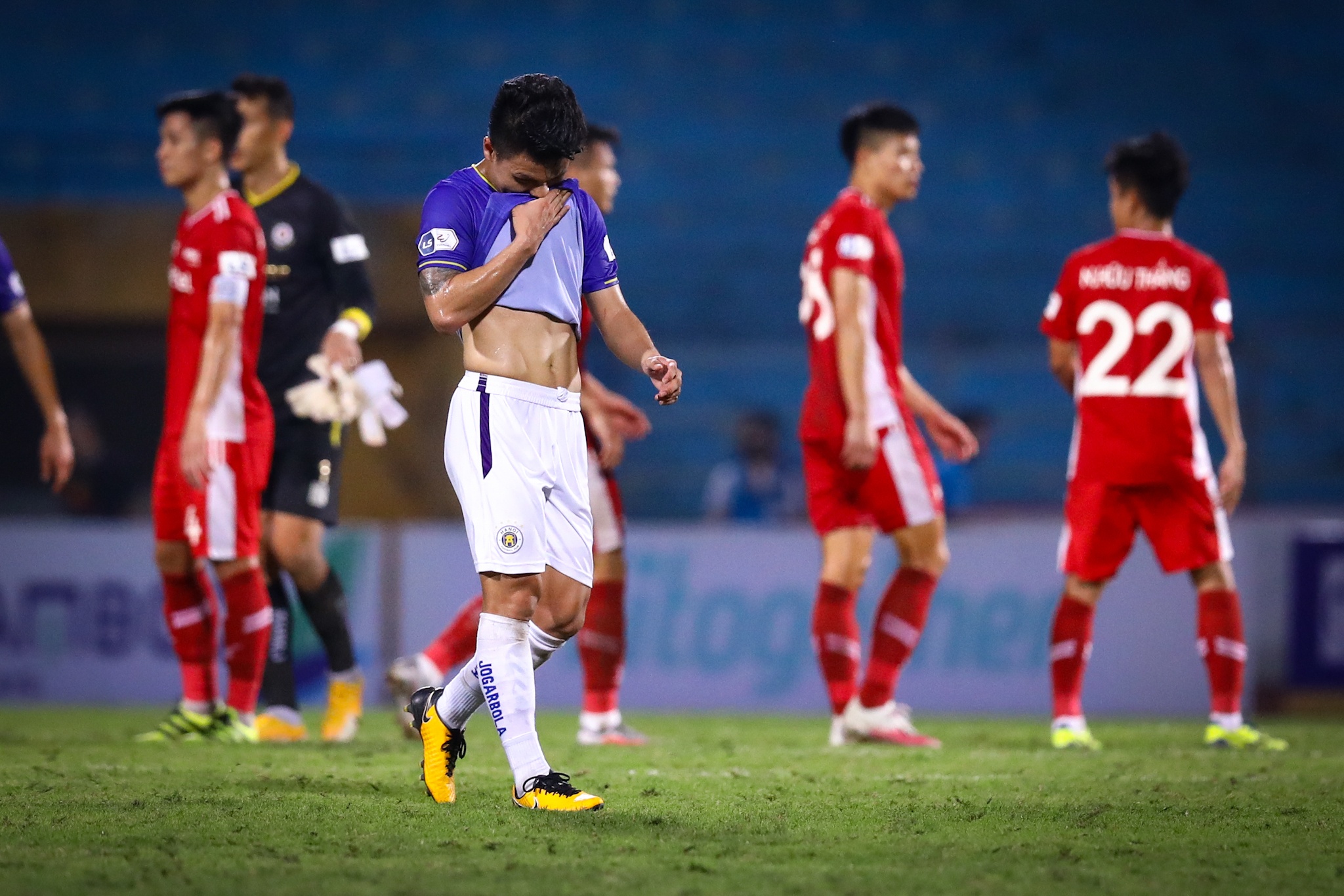 Duy Manh Tuyen Viet Nam do mau anh 11