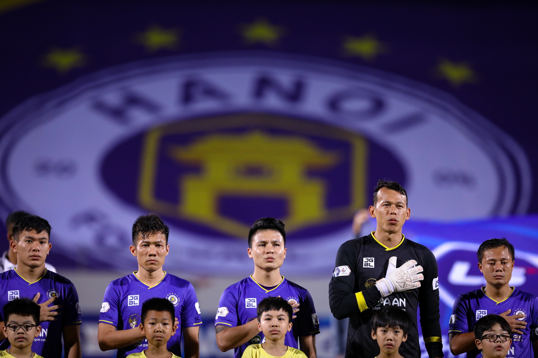 Duy Manh Tuyen Viet Nam do mau anh 1