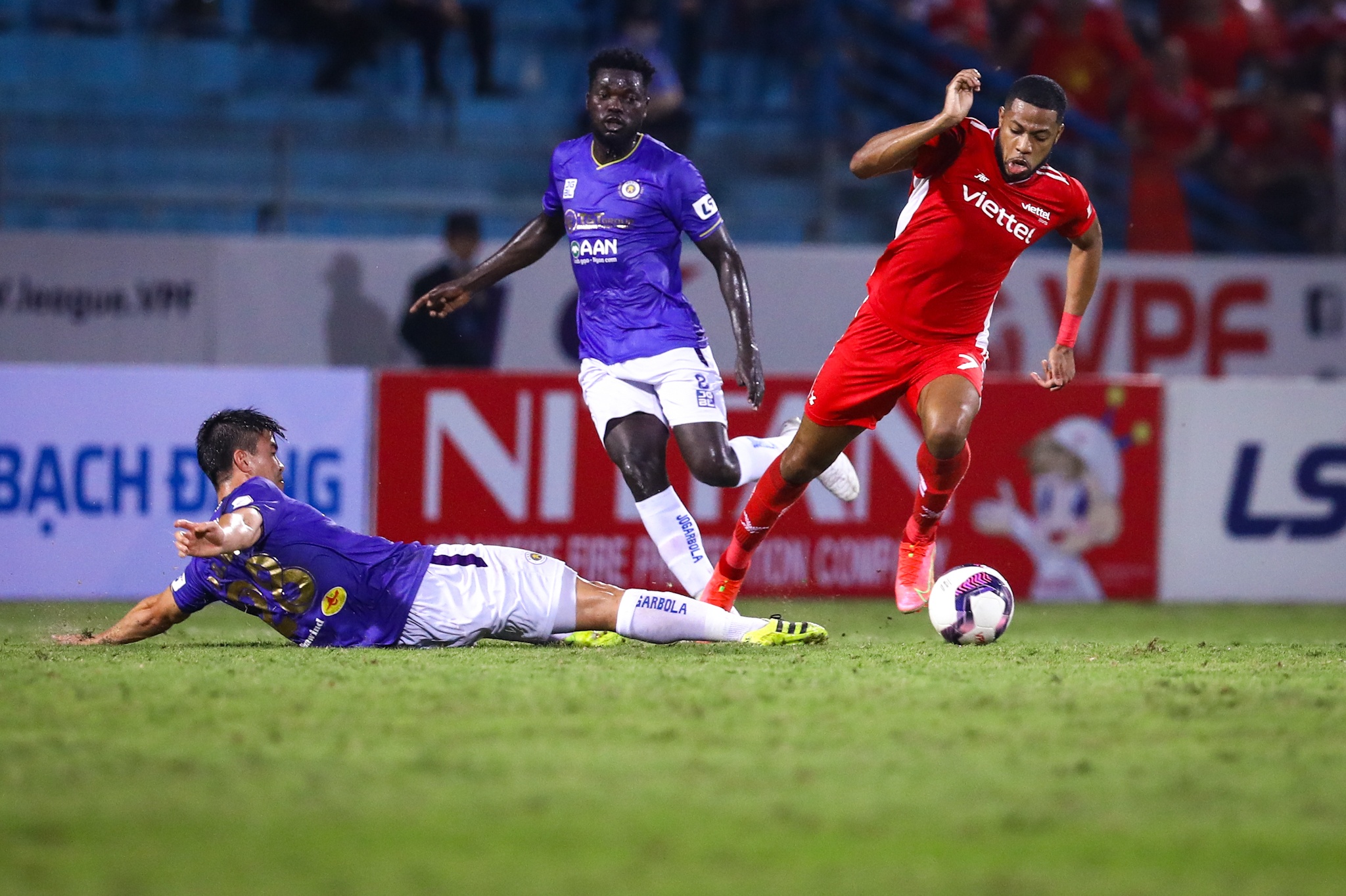 Duy Manh Tuyen Viet Nam do mau anh 5