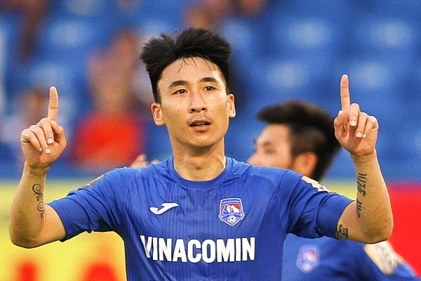 Cau thu Quang Ninh nhan luong 7 thang hinh anh