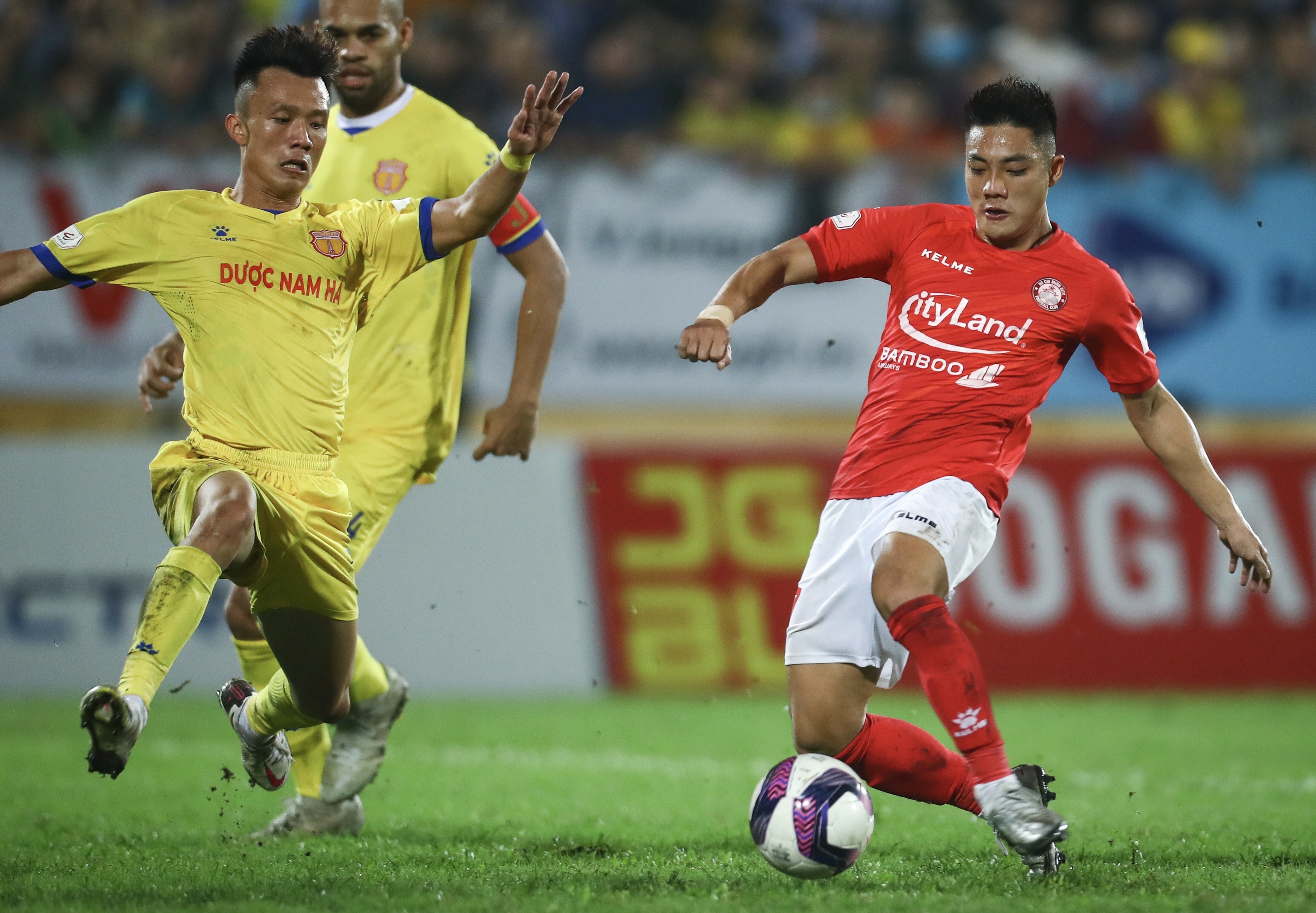 Ti Phong Lee Nguyen CLB TP.HCM anh 2