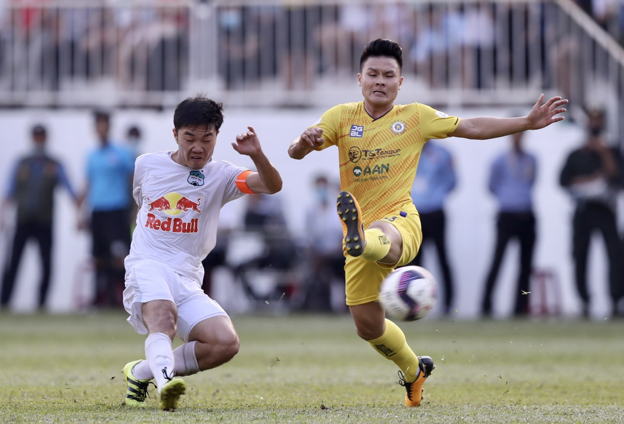 CLB Ha Noi HAGL anh 1