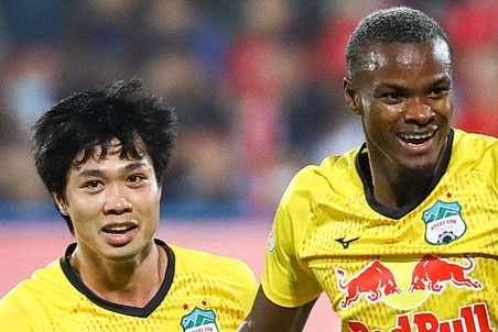 HAGL tiep tuc thong tri cac giai thuong V.League hinh anh