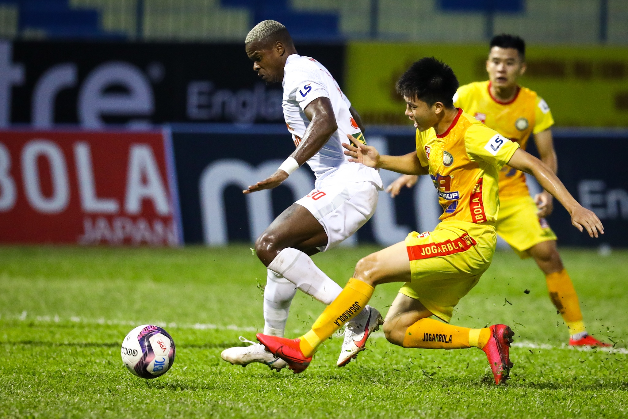 Cong Phuong HAGL anh 3