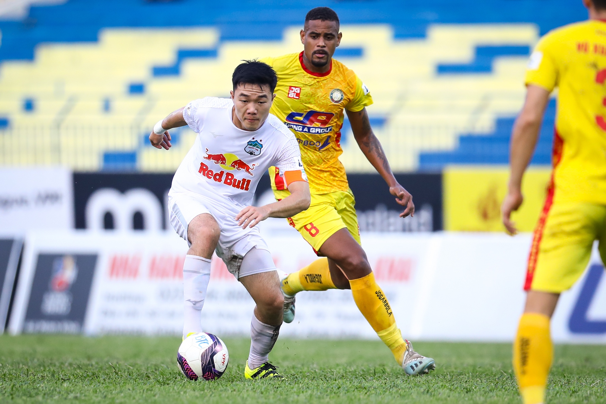 HAGL Cong Phuong Nam Dinh anh 7