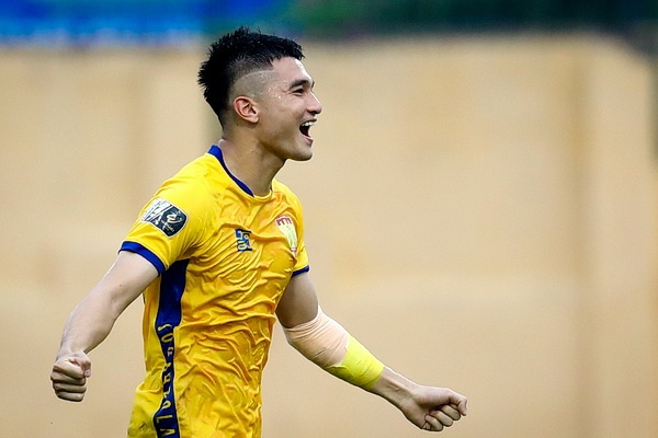 Thanh Hoa chia tay mot cau thu cua lua Thuong Chau hinh anh