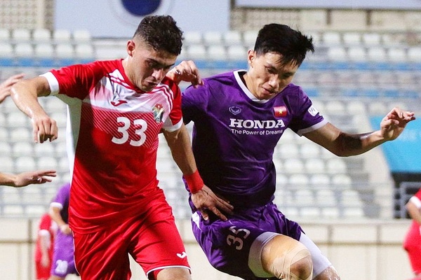 Tuyen Viet Nam trao so ao, giau bai khi gap Jordan hinh anh