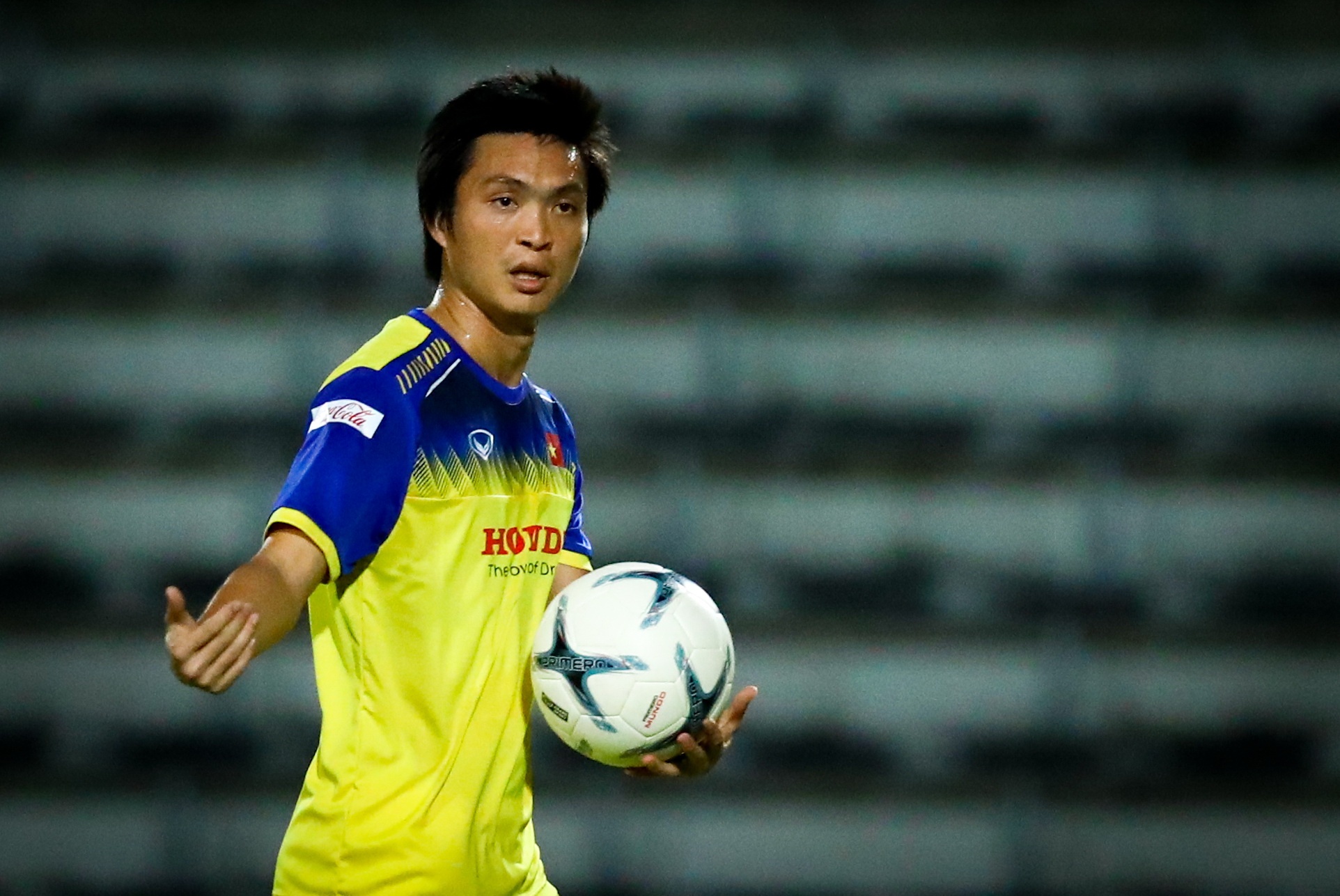 Tuan Anh Tuyen Viet Nam Nhat Ban Vong loai World Cup anh 1