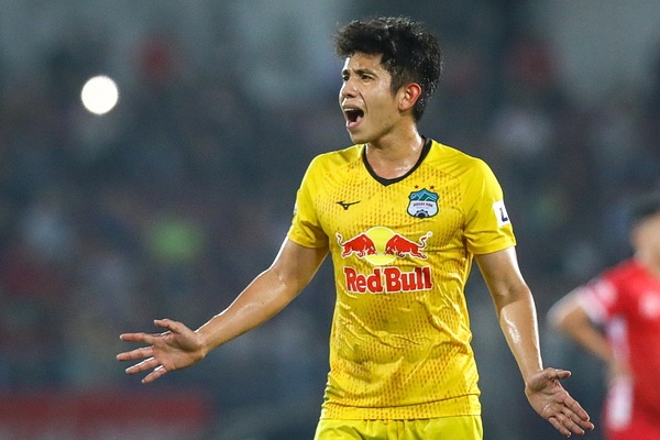 Ai duoc, ai mat khi V.League da tap trung o phia Bac? hinh anh