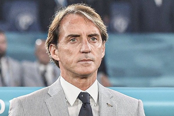 Tuyen Italy tien sat ky luc bat bai cua Brazil hinh anh