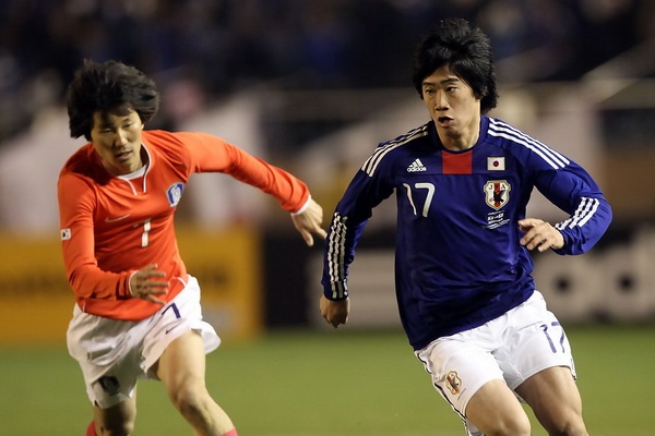 Vi sao Nhat Ban tung trang tay 40 nam o vong loai World Cup? hinh anh