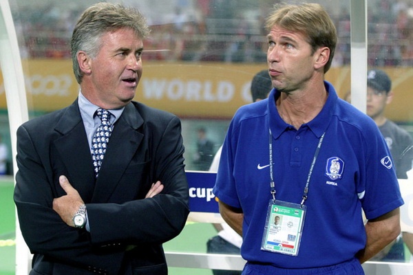 Tuyen Oman va giac mo dang do cua cuu tro ly Hiddink hinh anh