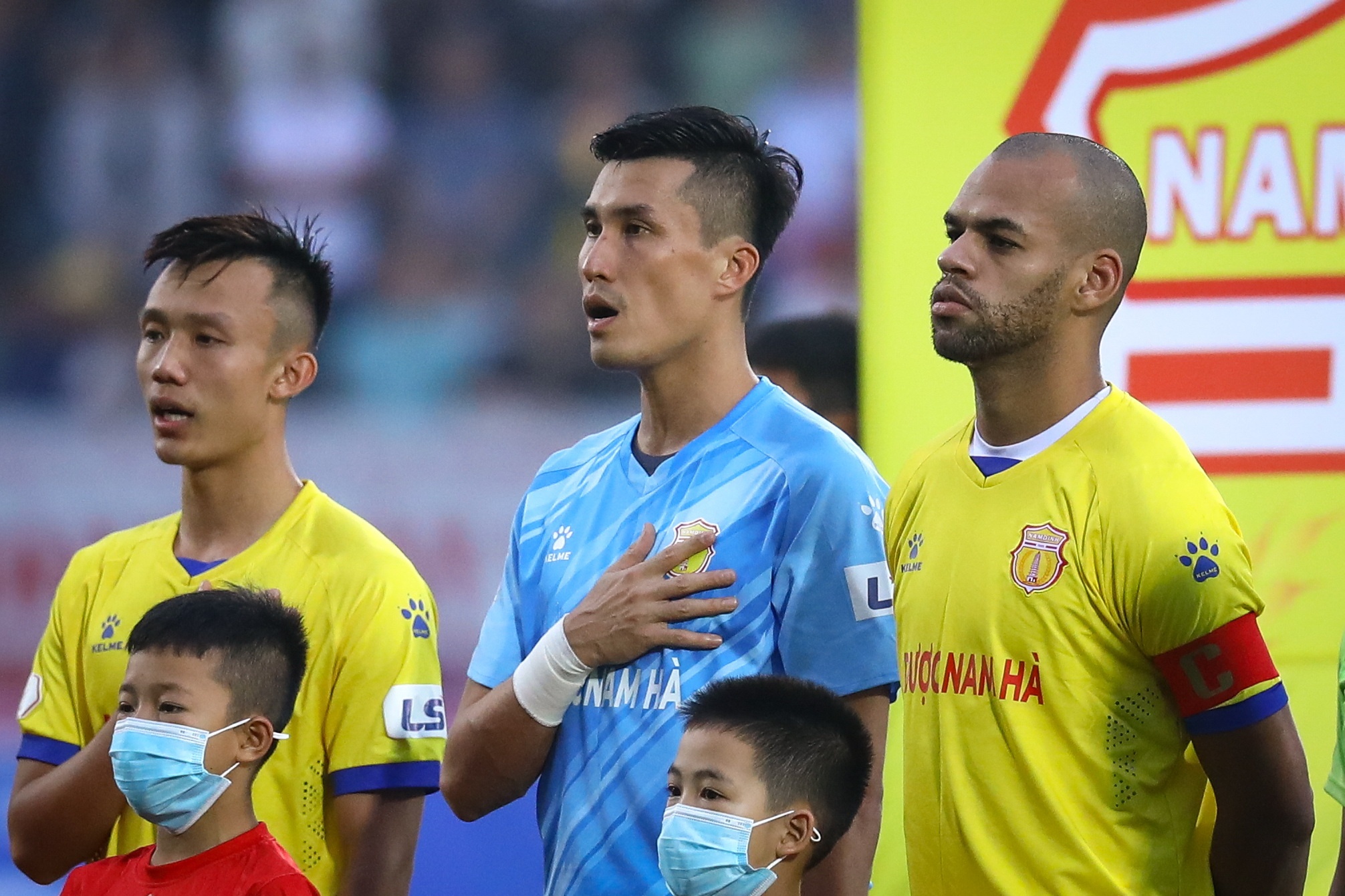 Chay mau ngoai binh V.League hoan anh 2