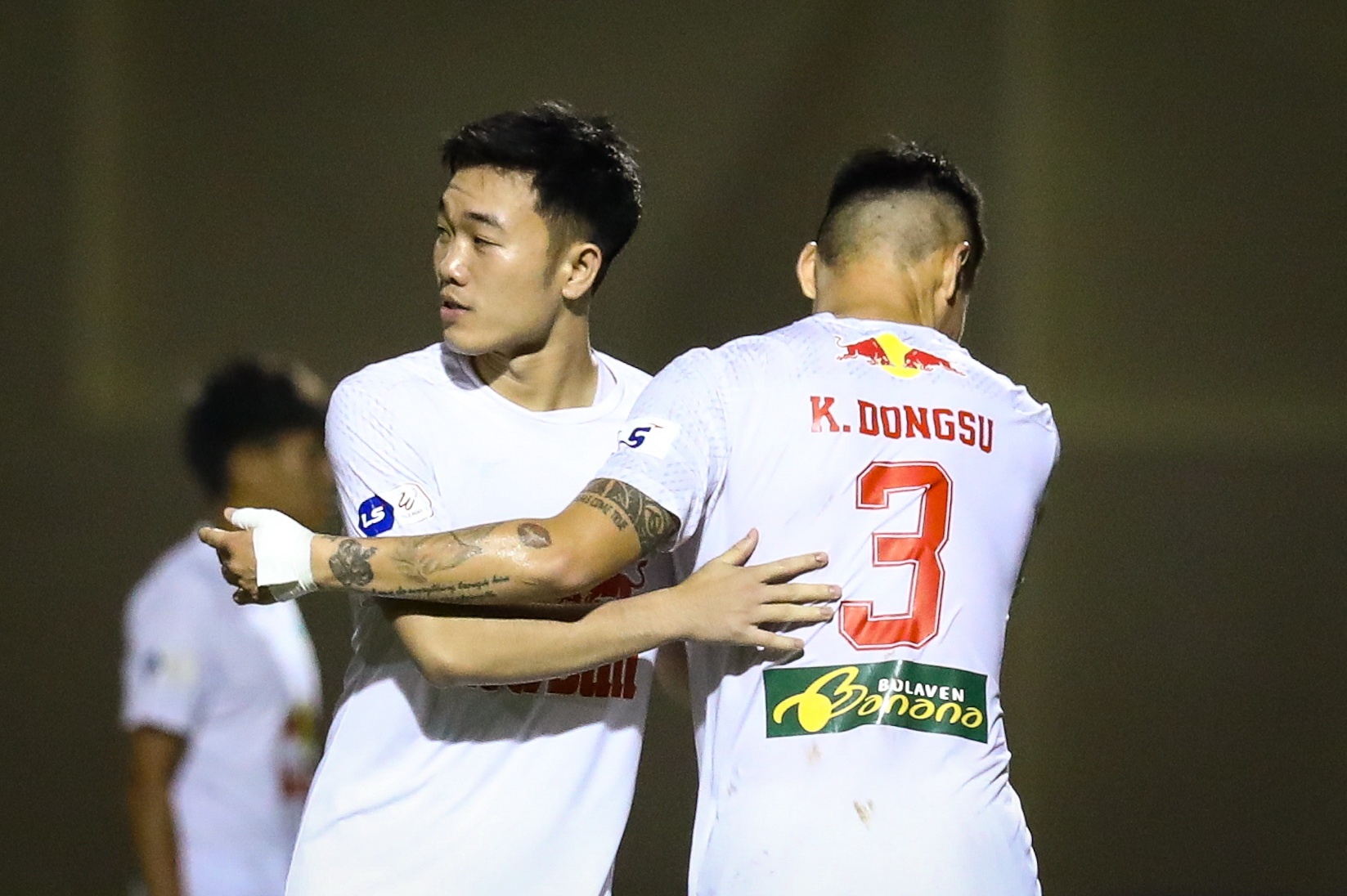 Chay mau ngoai binh V.League hoan anh 3