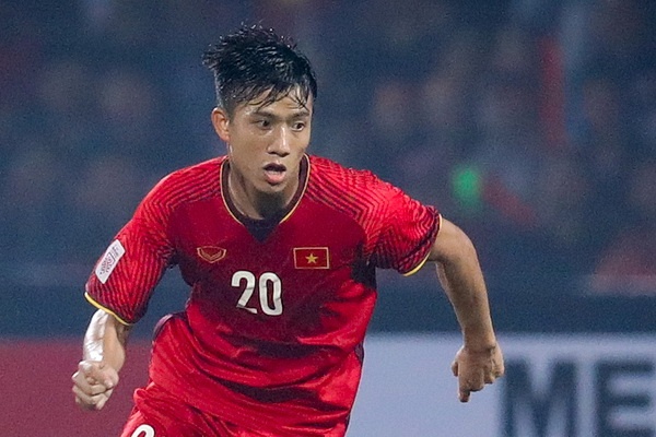 Van Duc duoc HLV Park dong vien khi xuong phong do hinh anh