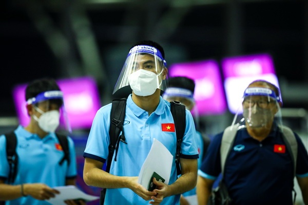 Tuyen Viet Nam di Saudi Arabia luc nua dem hinh anh