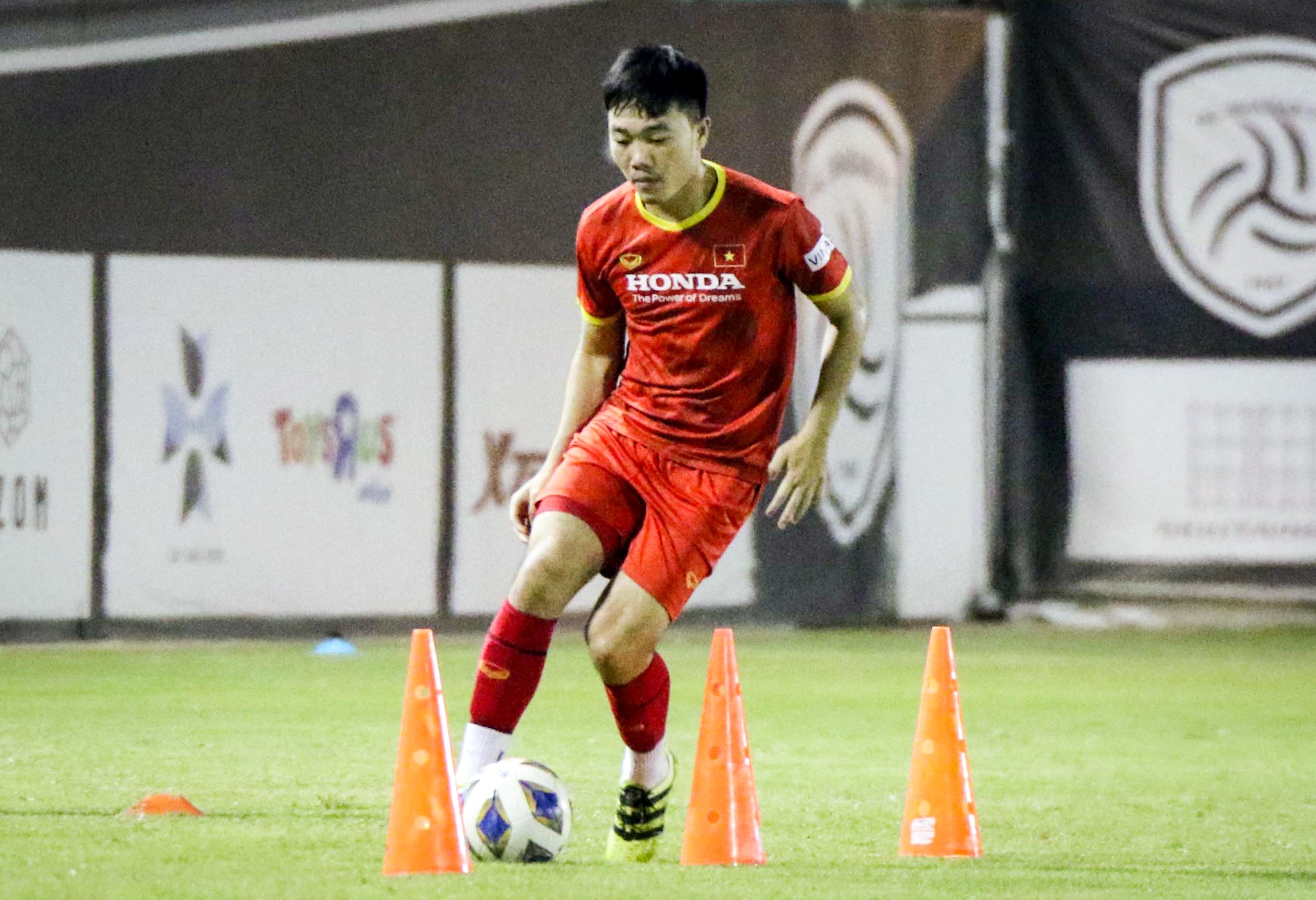 Dinh Trong Tuyen Viet Nam Vong loai World Cup anh 5