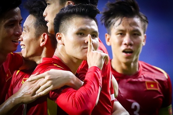 HLV Van Sy: ‘Sao tuyen Viet Nam phai so Saudi Arabia’ hinh anh