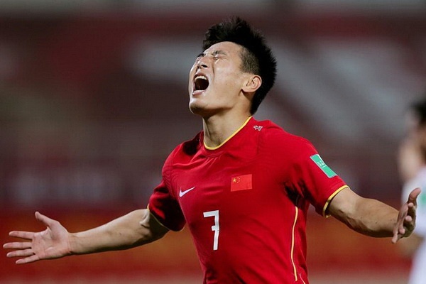 Wu Lei co don giua tuyen Trung Quoc day thieu sot hinh anh