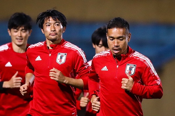 Buoi tap thieu 11 ngoi sao chua tro ve tu chau Au cua tuyen Nhat Ban hinh anh