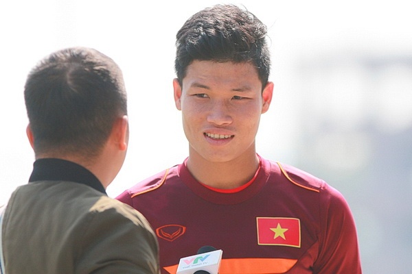 Dong Trieu va nam thang chat vat sau vinh quang U19 Viet Nam hinh anh