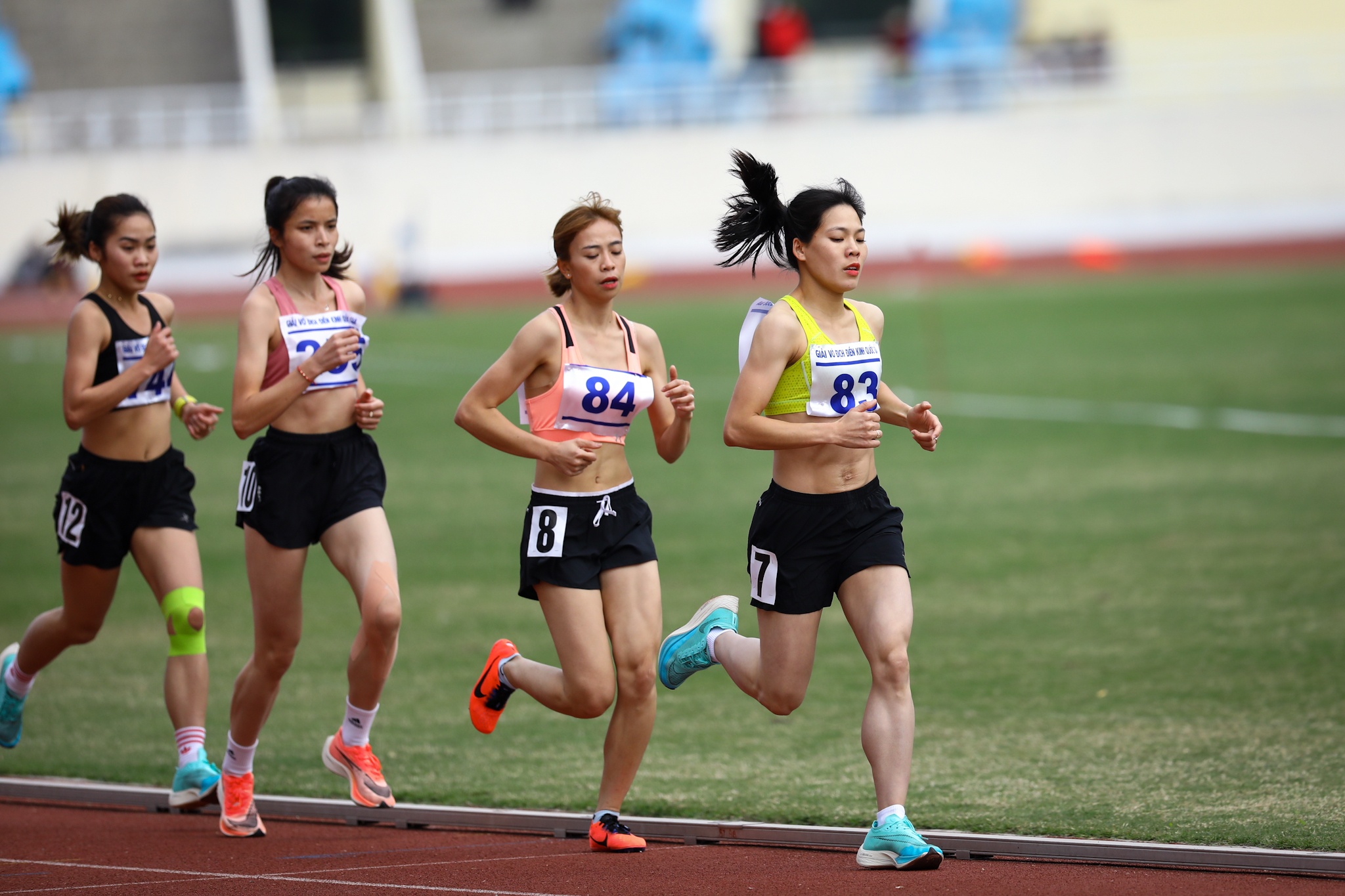 Dien kinh quoc gia 2021 Hong Le Nguyen Thi Oanh anh 1