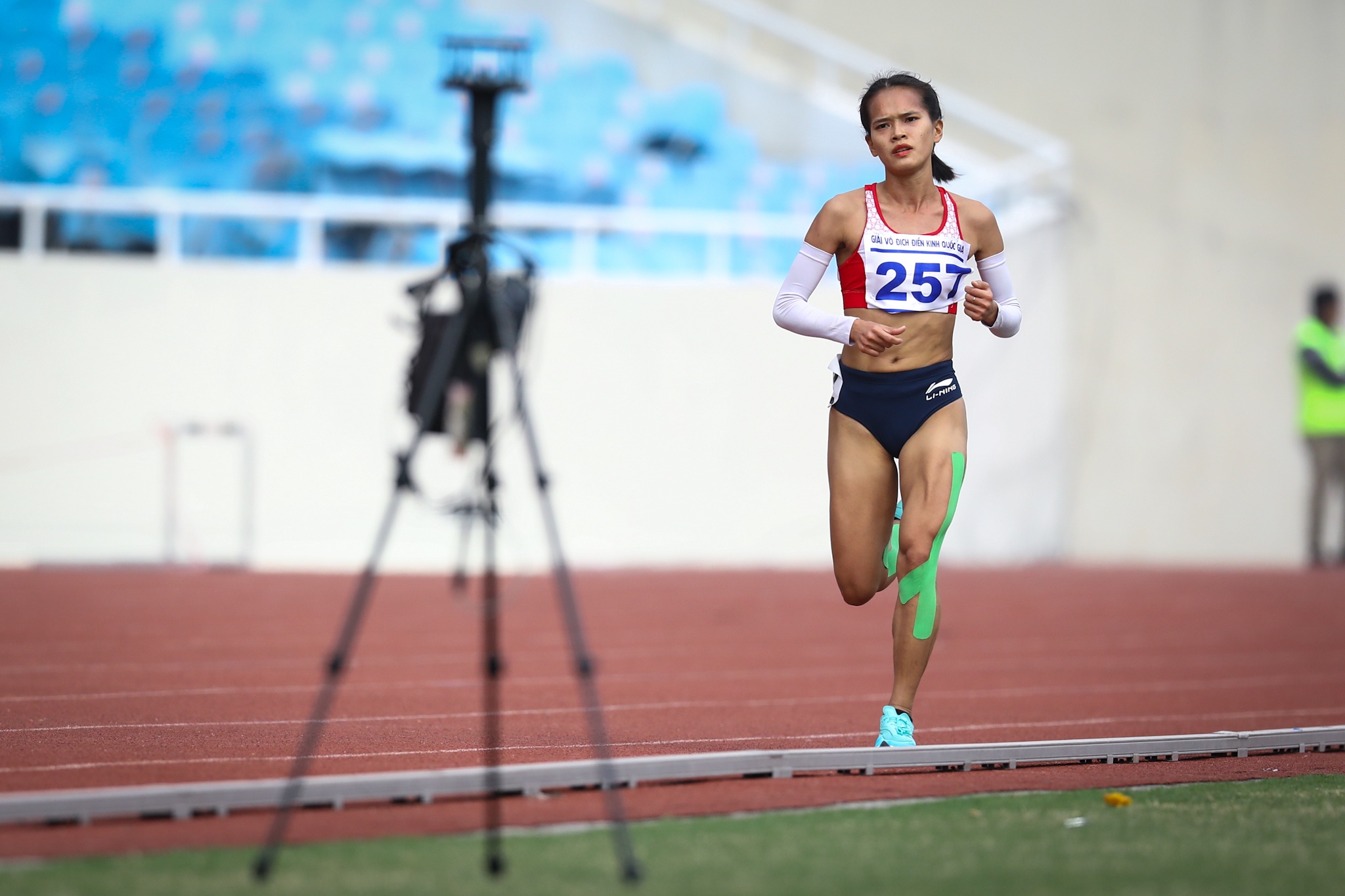 Dien kinh quoc gia 2021 Hong Le Nguyen Thi Oanh anh 4