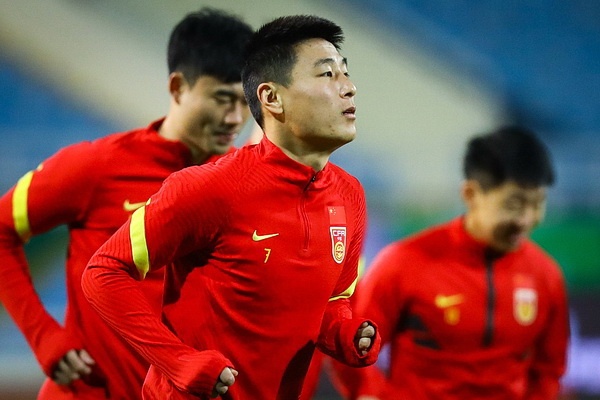 Wu Lei va dan sao Trung Quoc tu tin truoc ngay dau Viet Nam hinh anh