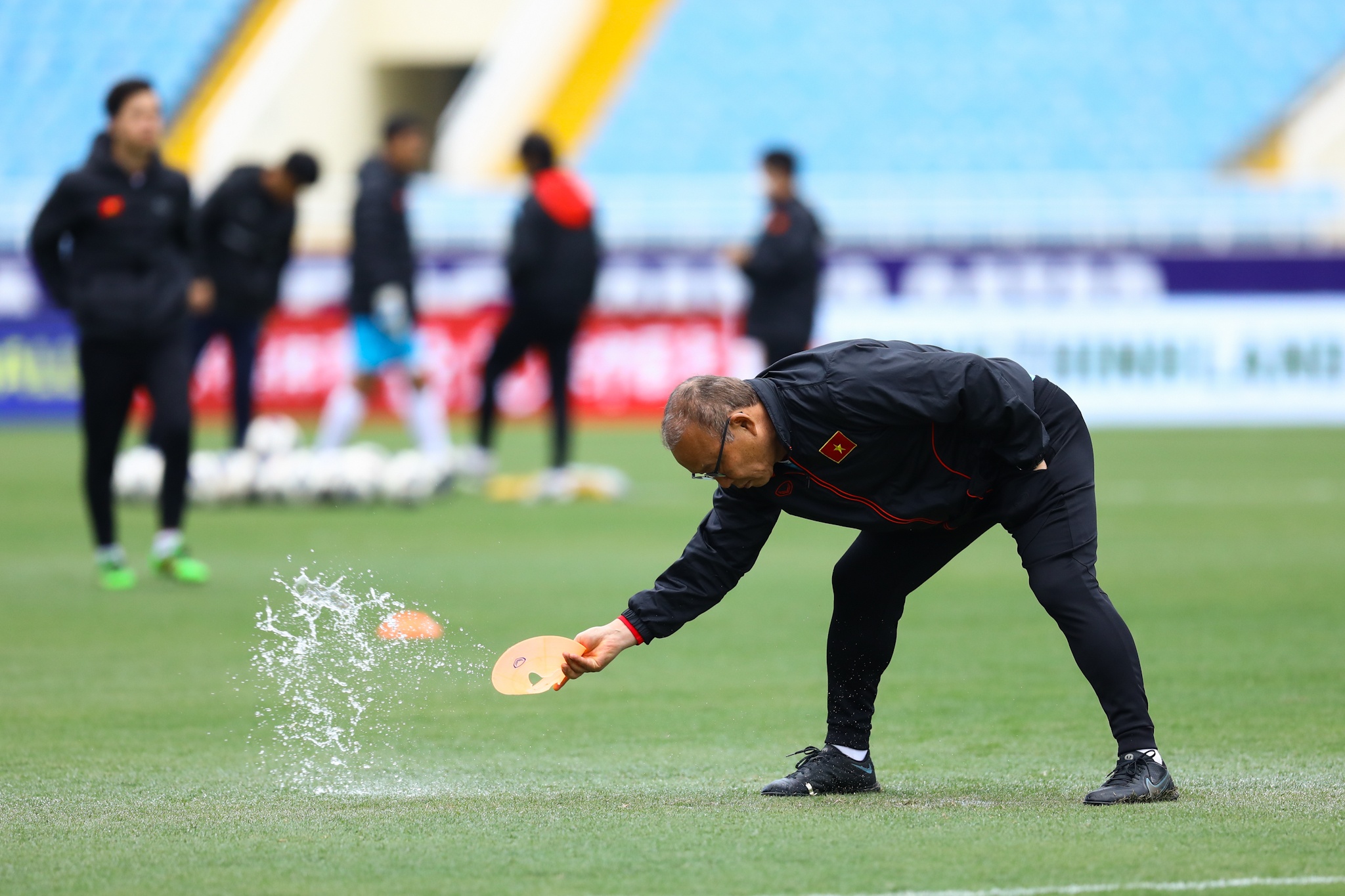 Tuyen Viet Nam Trung Quoc Vong loai World Cup anh 3