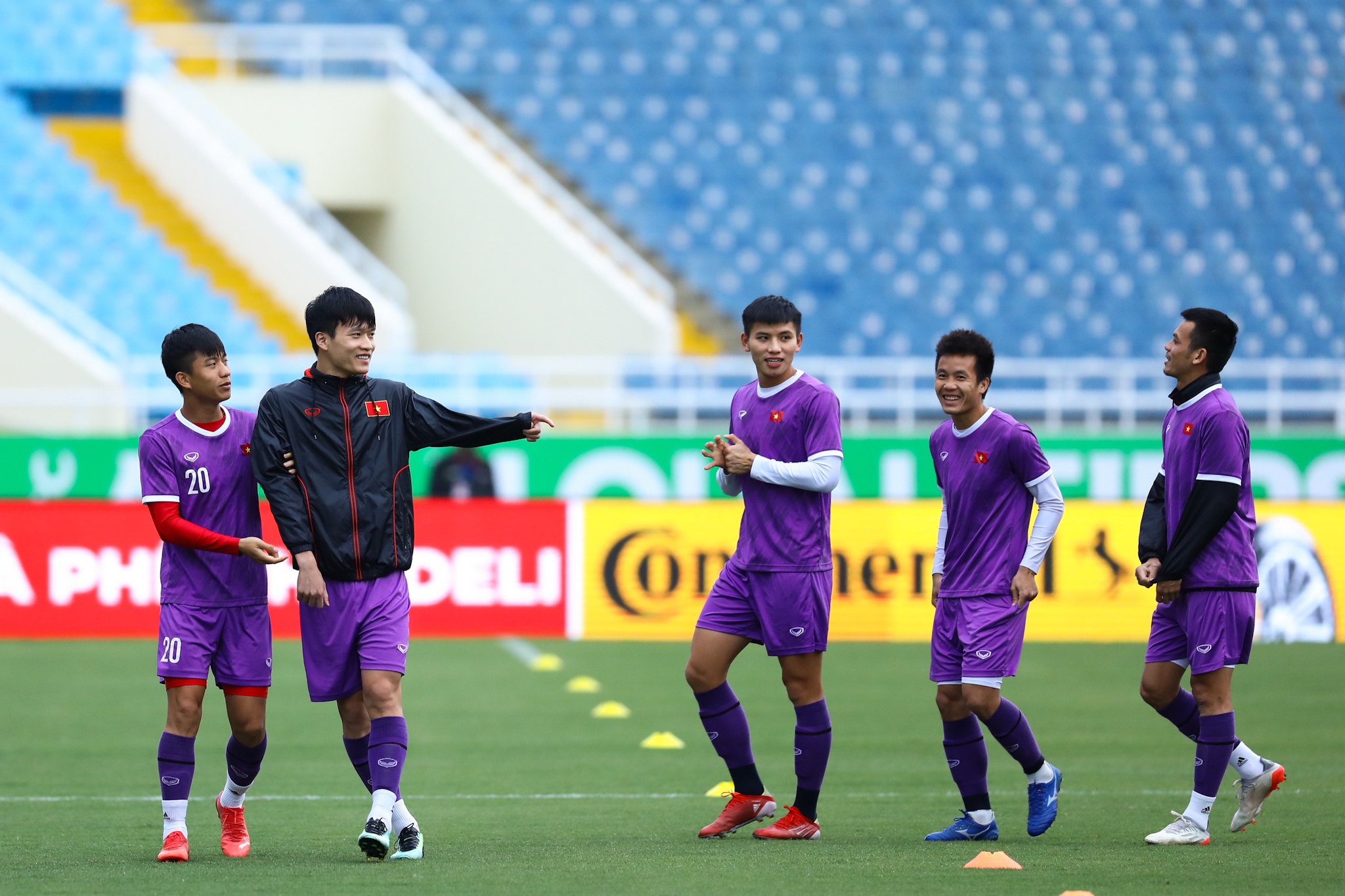 Tuyen Viet Nam Trung Quoc Vong loai World Cup anh 4