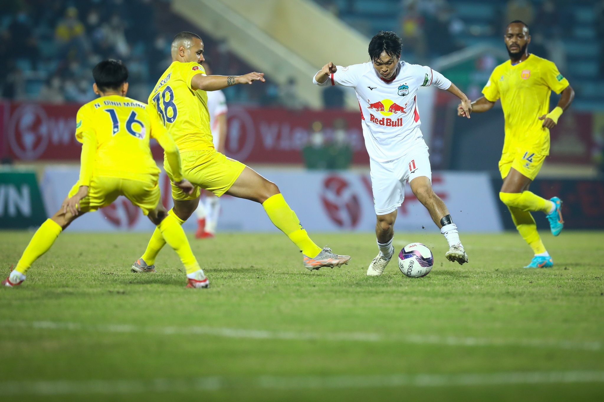 Tuyen Viet Nam V.League anh 1