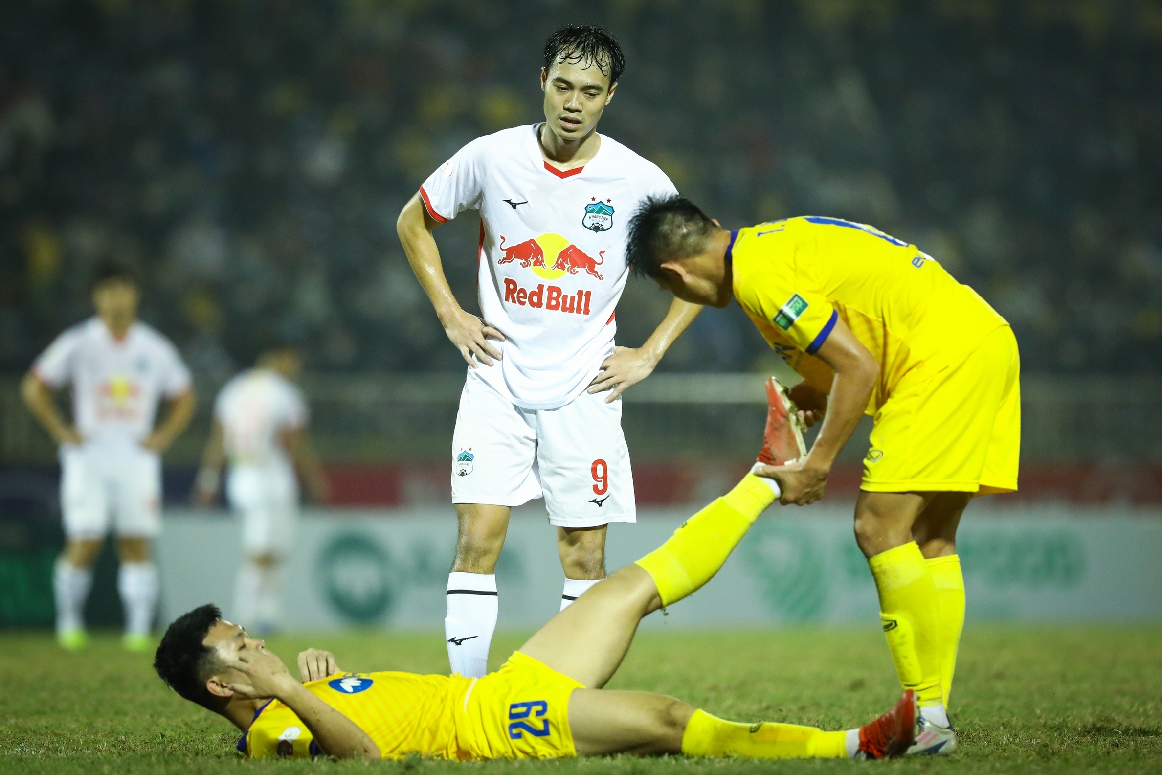 Cong Phuong HAGL SLNA anh 11