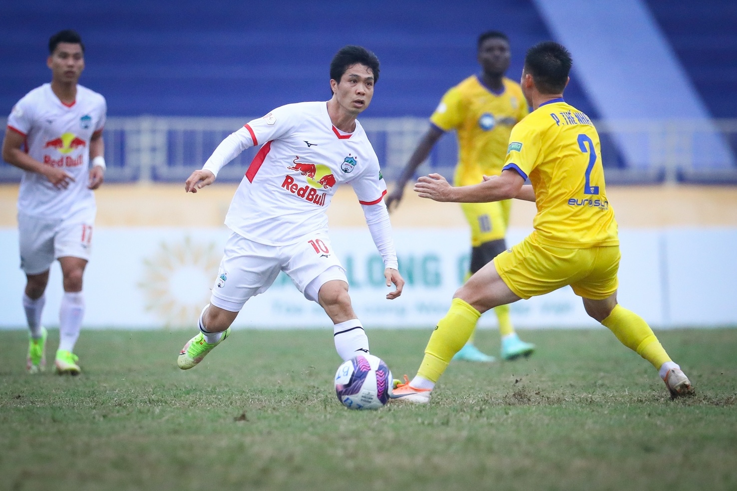 Cong Phuong HAGL SLNA anh 1