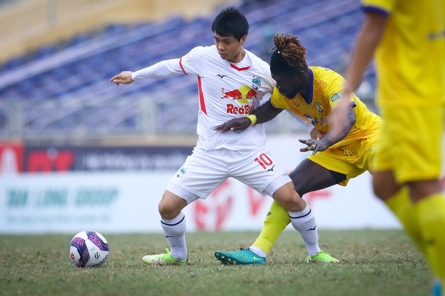 Cong Phuong HAGL SLNA anh 2