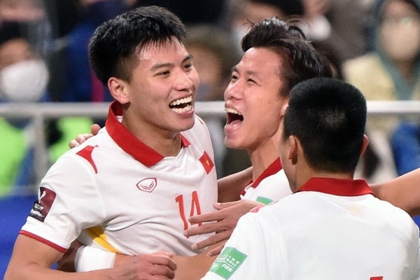 Tuyen Viet Nam may man nhung tien bo truoc Nhat Ban hinh anh